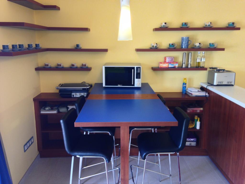 Lake View Apartments Near Golf Resort Kuneticka Hora, Dritec ปาร์ดูบิตเซ ห้อง รูปภาพ