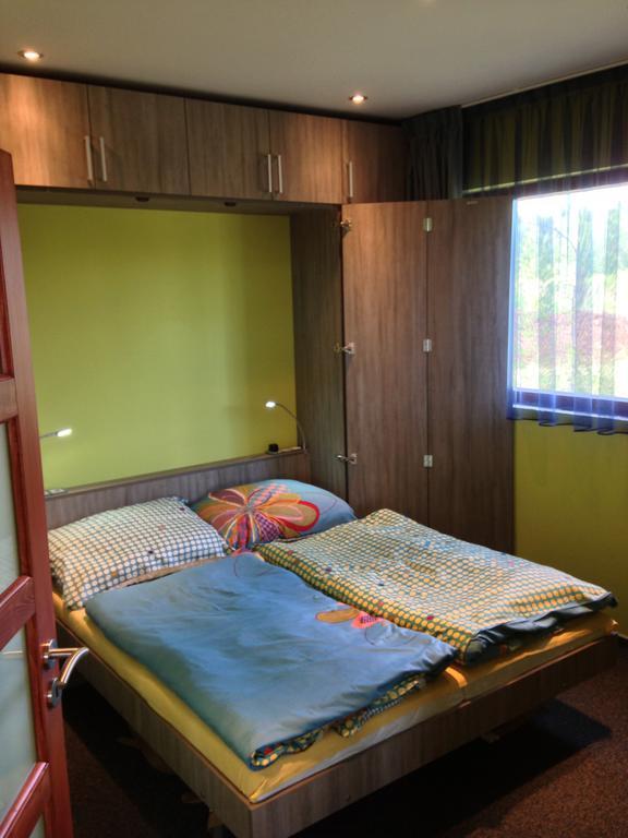 Lake View Apartments Near Golf Resort Kuneticka Hora, Dritec ปาร์ดูบิตเซ ห้อง รูปภาพ