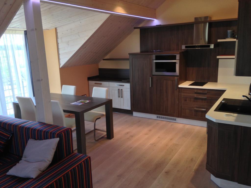Lake View Apartments Near Golf Resort Kuneticka Hora, Dritec ปาร์ดูบิตเซ ห้อง รูปภาพ