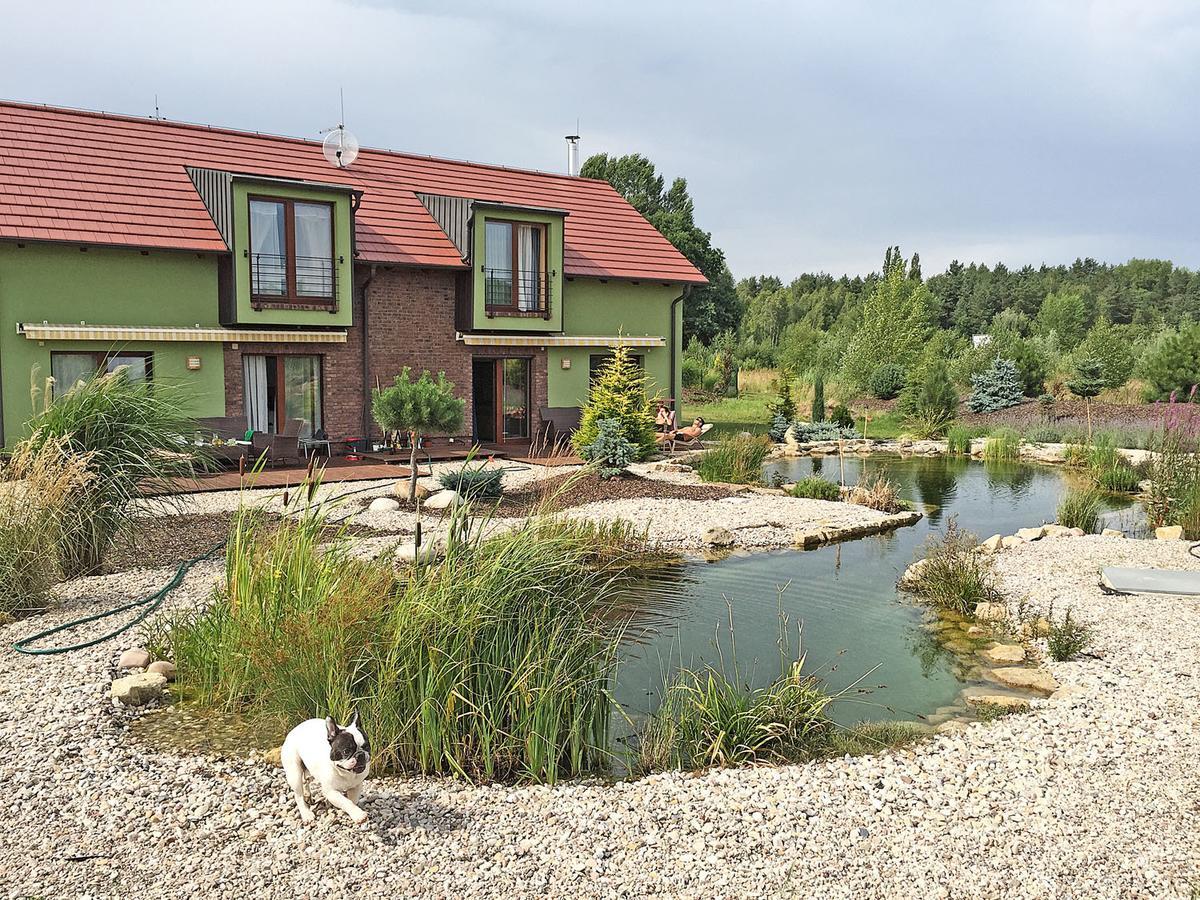 Lake View Apartments Near Golf Resort Kuneticka Hora, Dritec ปาร์ดูบิตเซ ภายนอก รูปภาพ