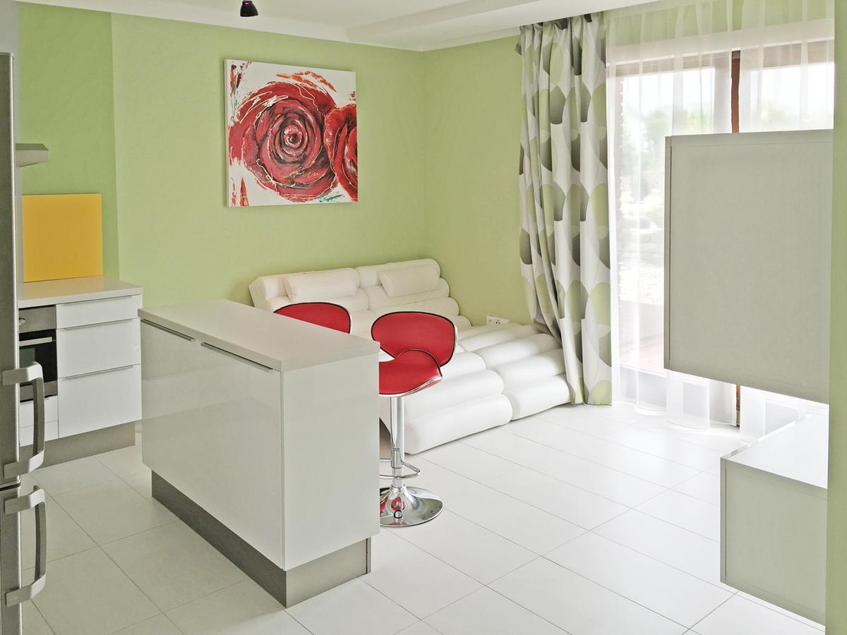 Lake View Apartments Near Golf Resort Kuneticka Hora, Dritec ปาร์ดูบิตเซ ภายนอก รูปภาพ
