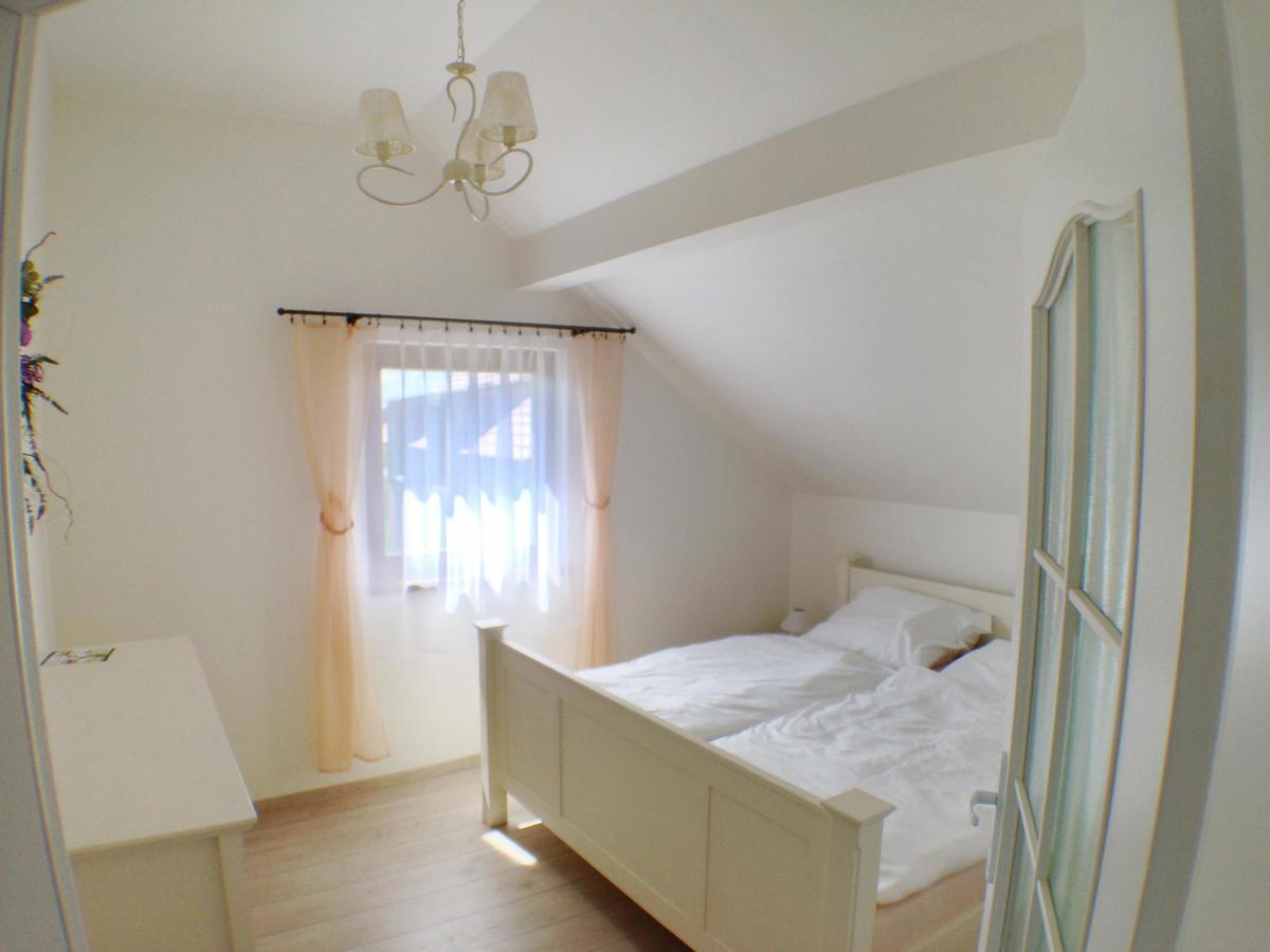 Lake View Apartments Near Golf Resort Kuneticka Hora, Dritec ปาร์ดูบิตเซ ภายนอก รูปภาพ